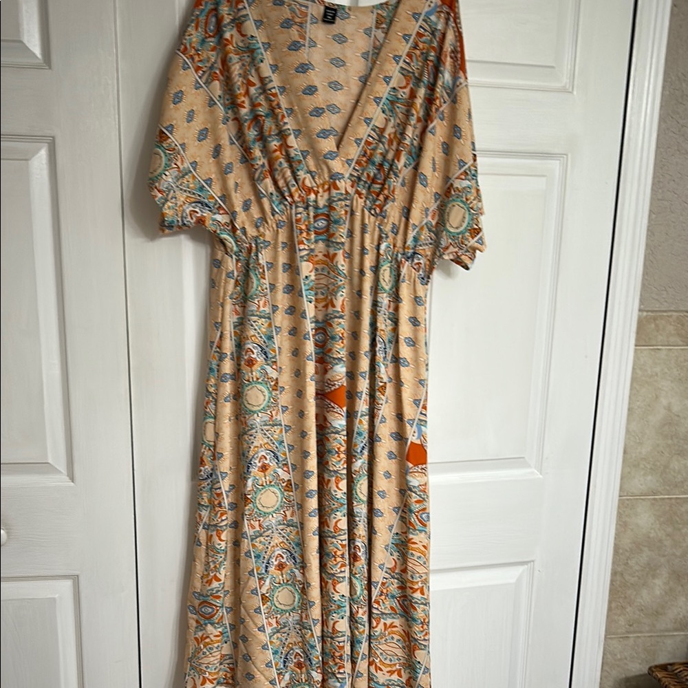 SHEIN  3X peach and Orange Patterned Maxi Dress
